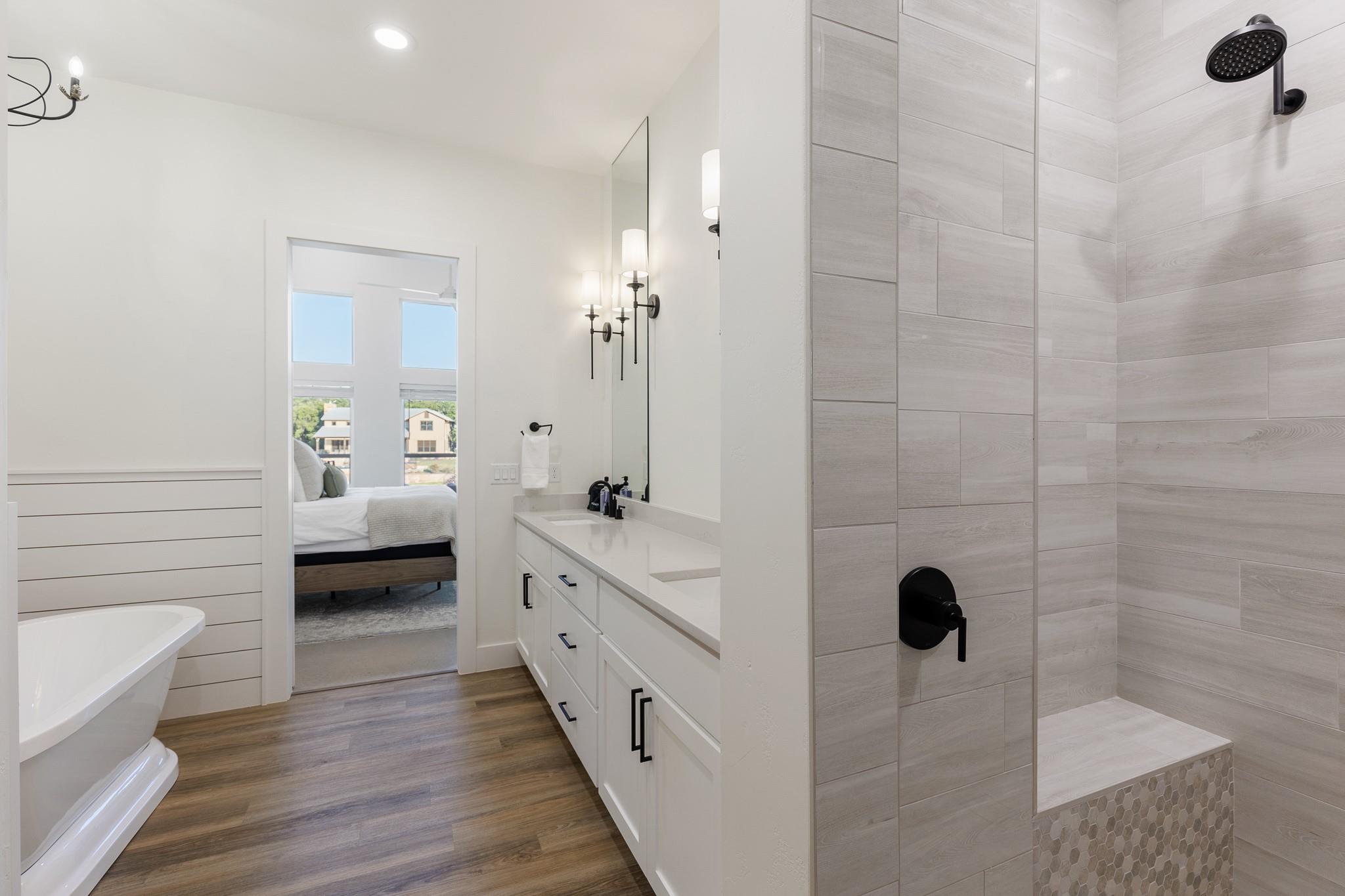 241 Lazy Oaks LN photo 18