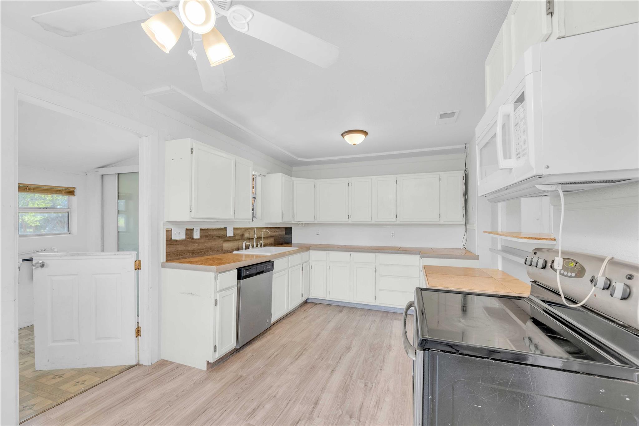 20235 Engelmann LN photo 9
