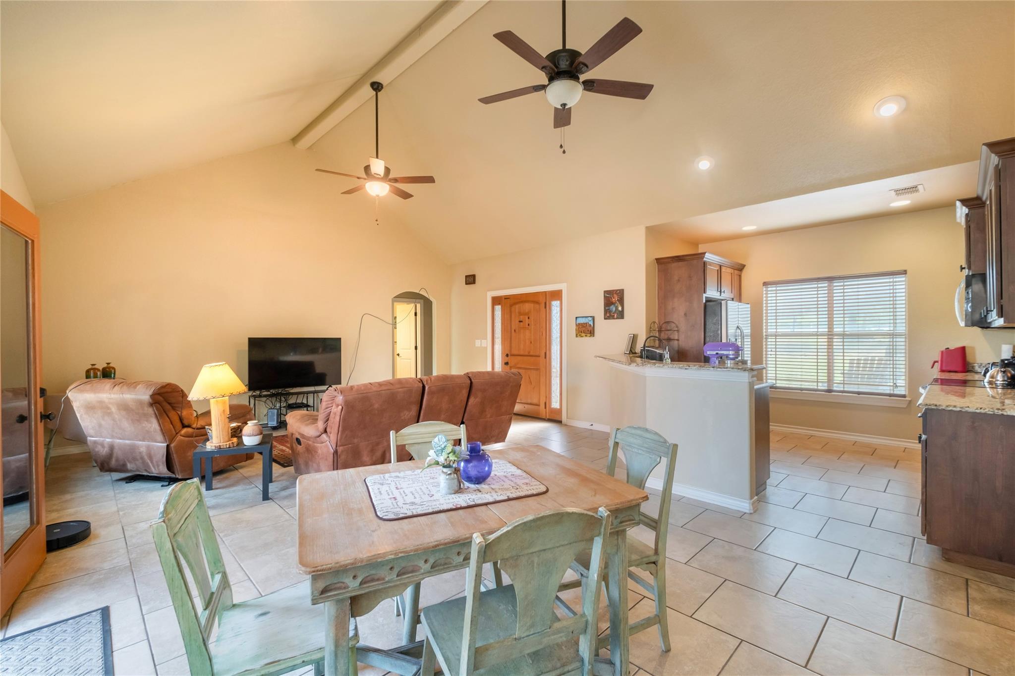 107 Garrett Way photo 8