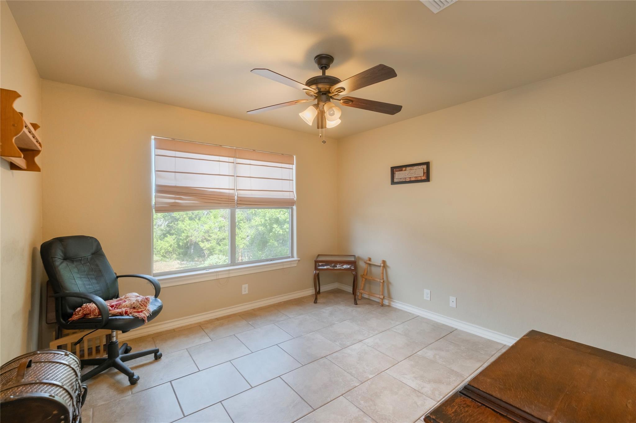 107 Garrett Way photo 20