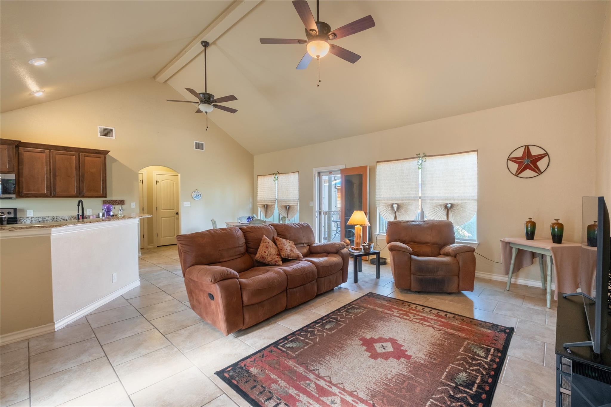 107 Garrett Way photo 6