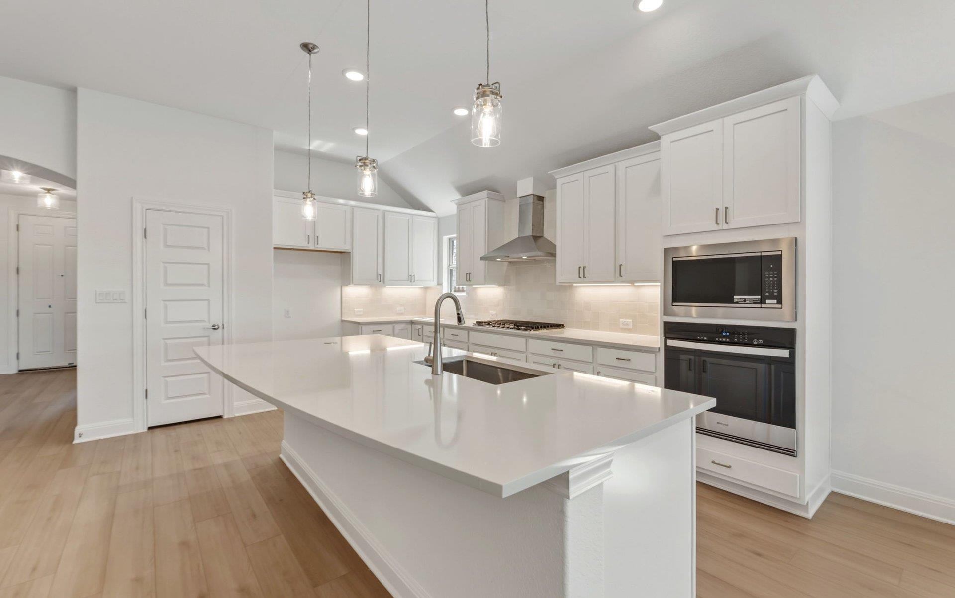 6900 Cliff Rose DR photo 4