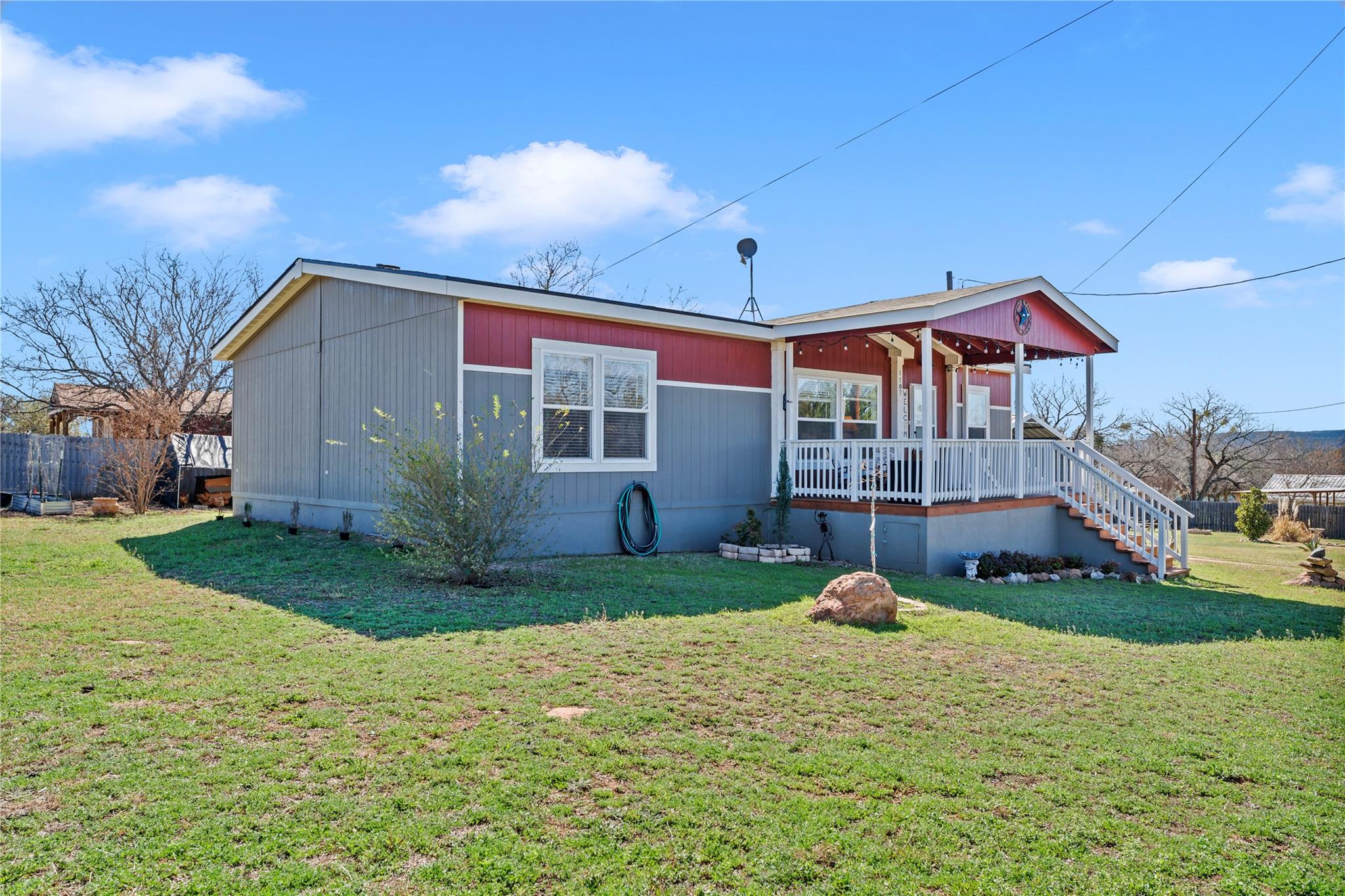 1107 Seneca DR photo 26