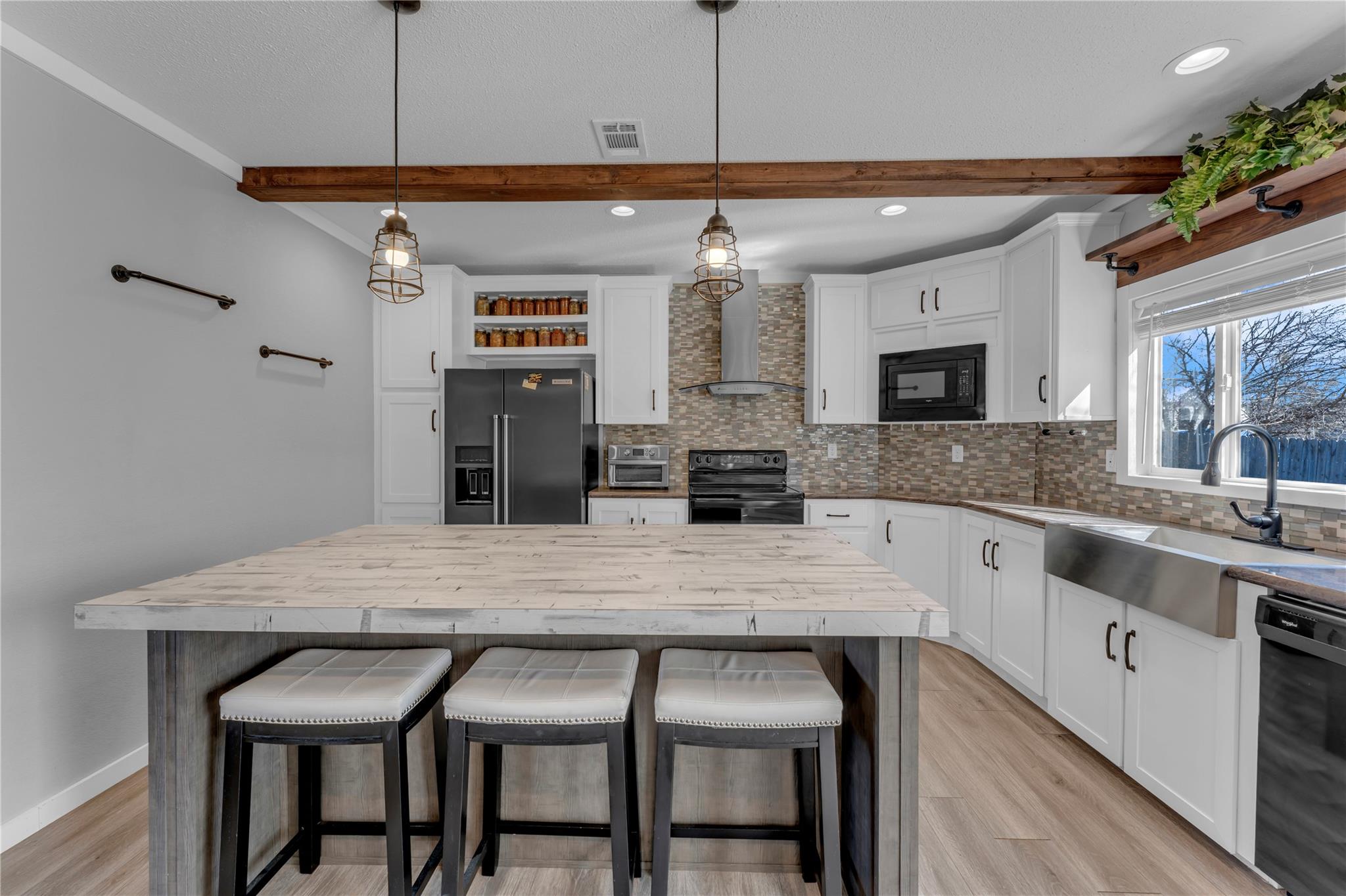 1107 Seneca DR photo 6