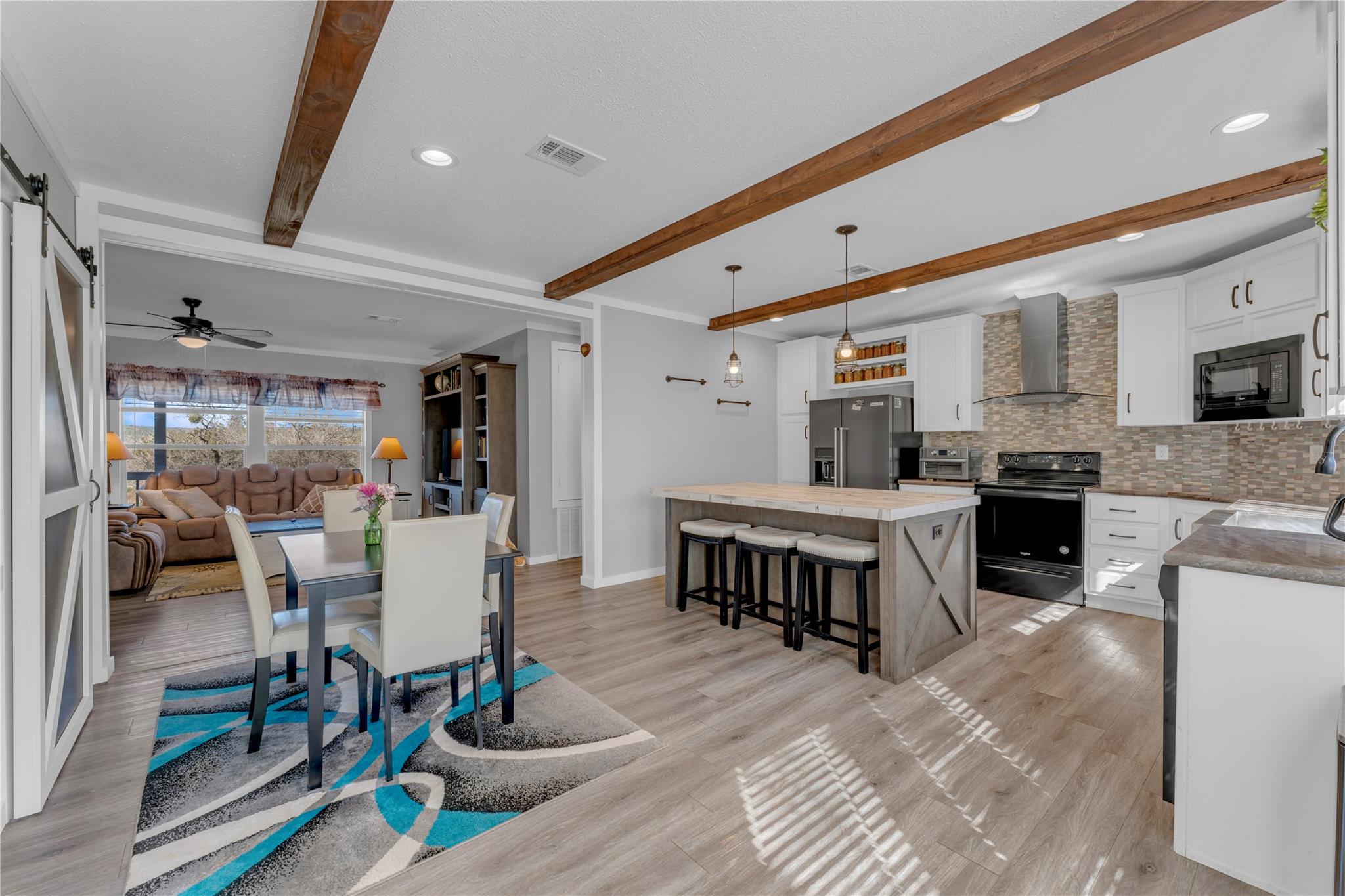 1107 Seneca DR photo 9