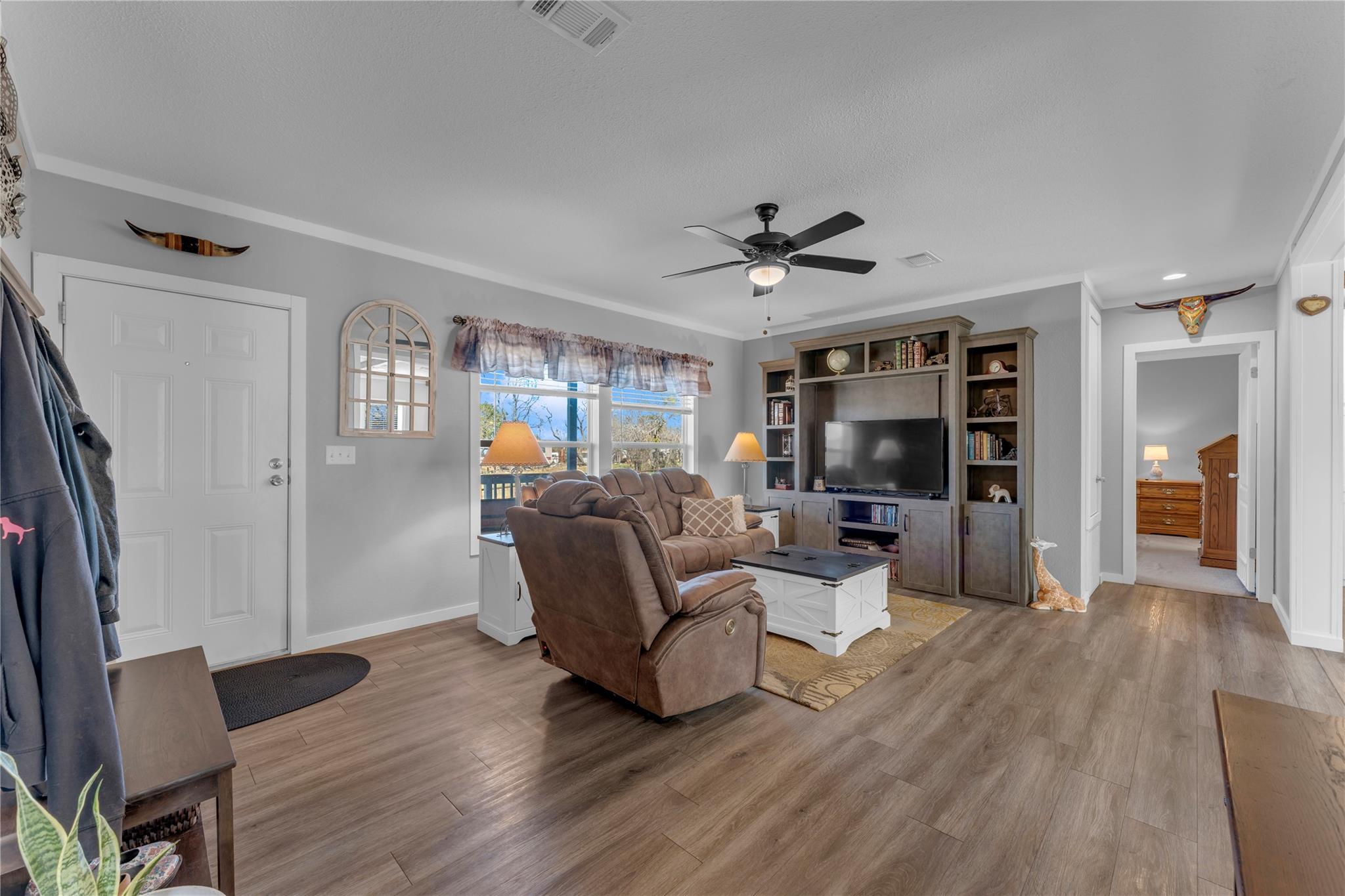 1107 Seneca DR photo 12