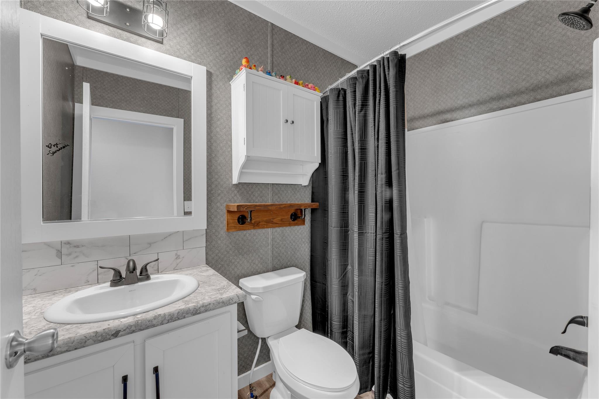 1107 Seneca DR photo 18