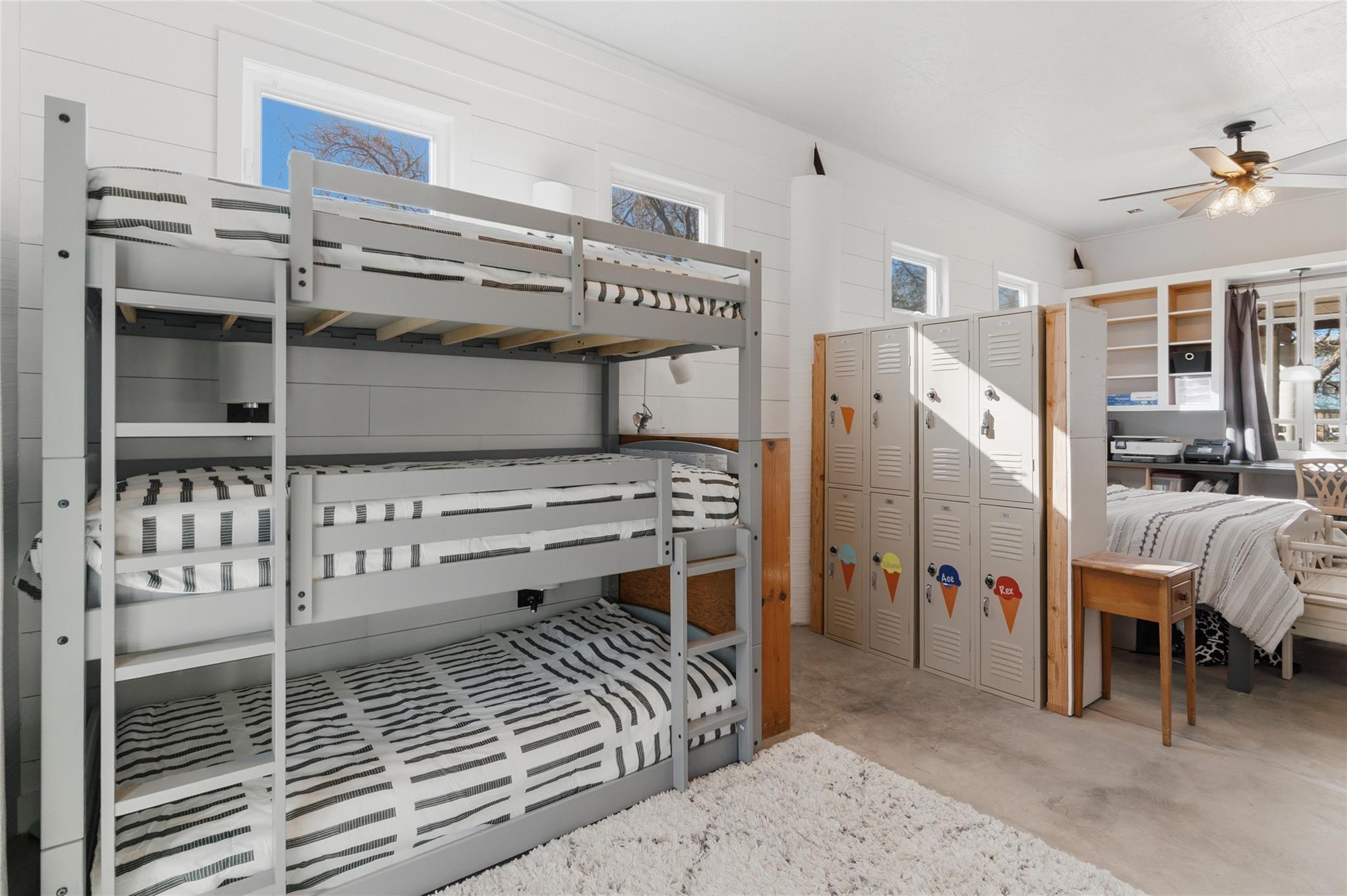 121 Lakeside DR photo 33