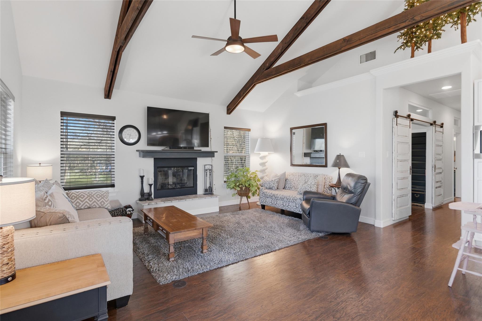 121 Lakeside DR photo 8