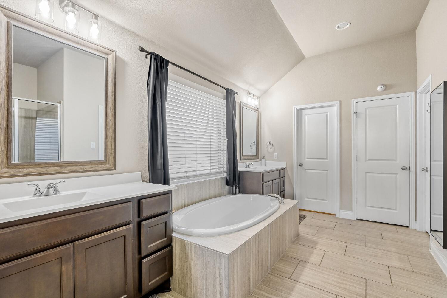 2416 BURBERRY LN photo 22