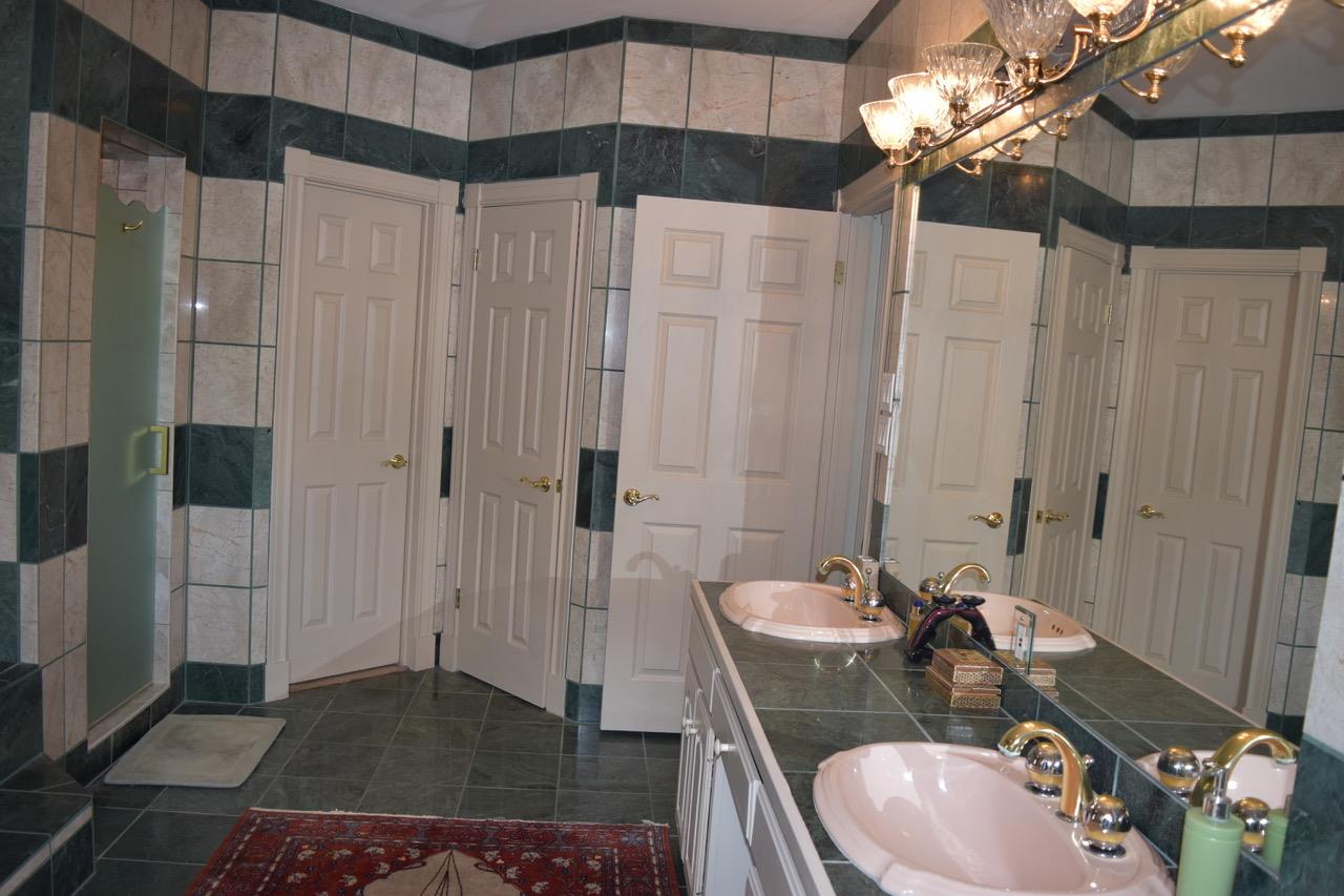 695 Sunset DR photo 19