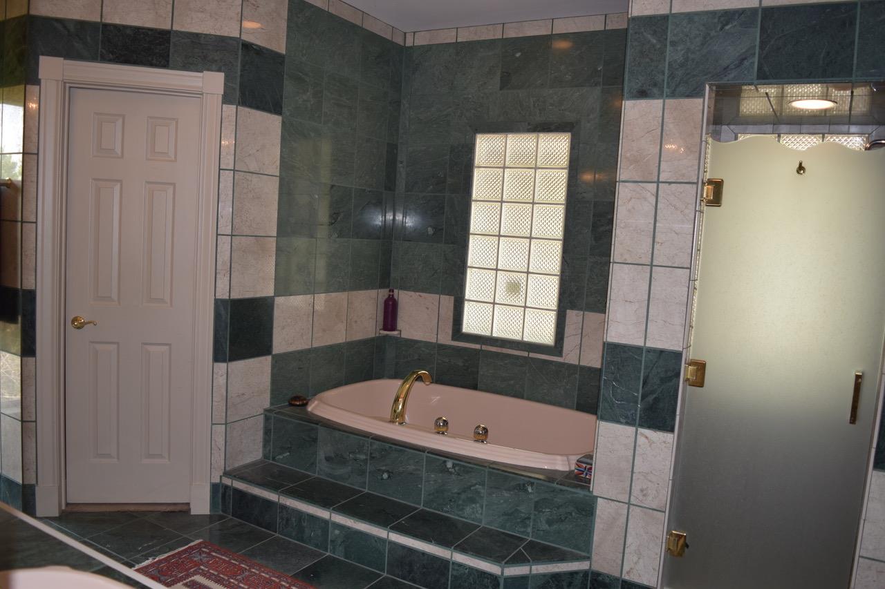 695 Sunset DR photo 18