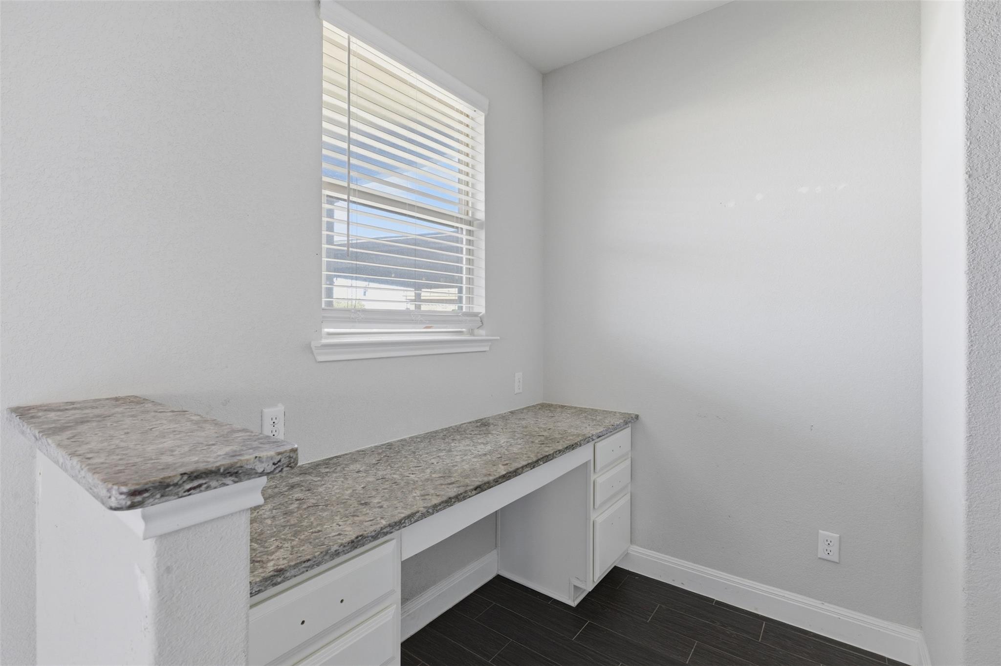 504 Andele WAY photo 18