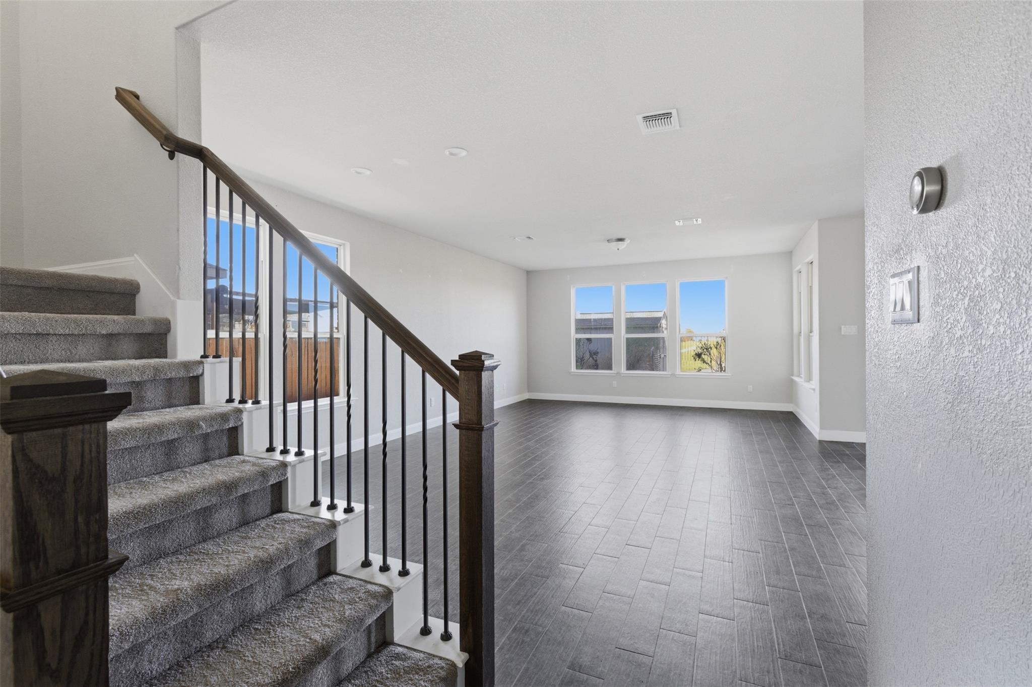 504 Andele WAY photo 7