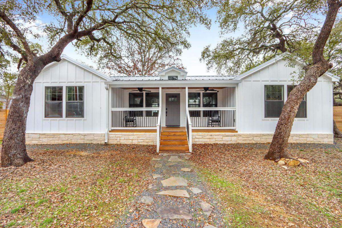 106 Chapparal CIR photo 36