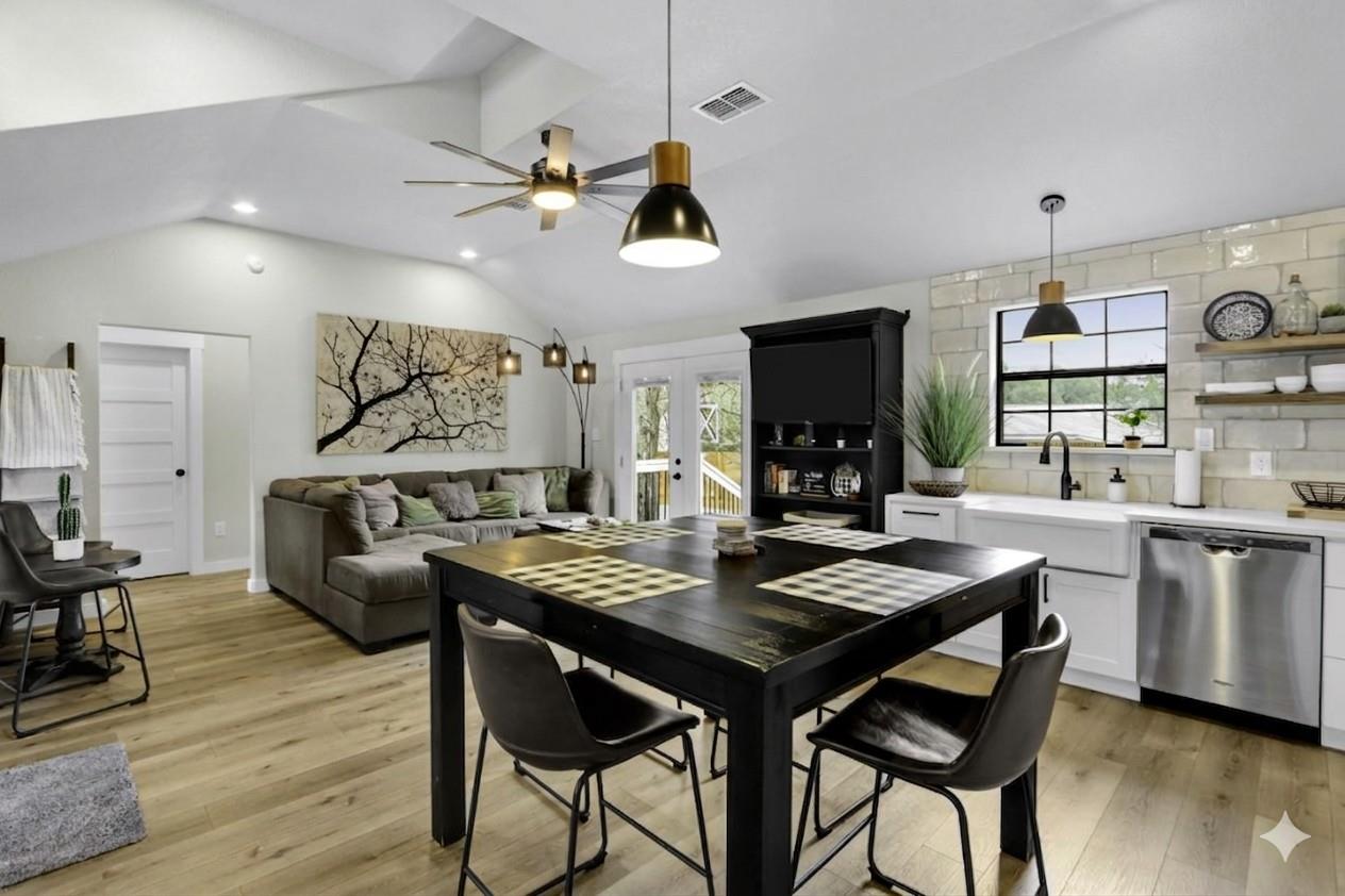 106 Chapparal CIR photo 9