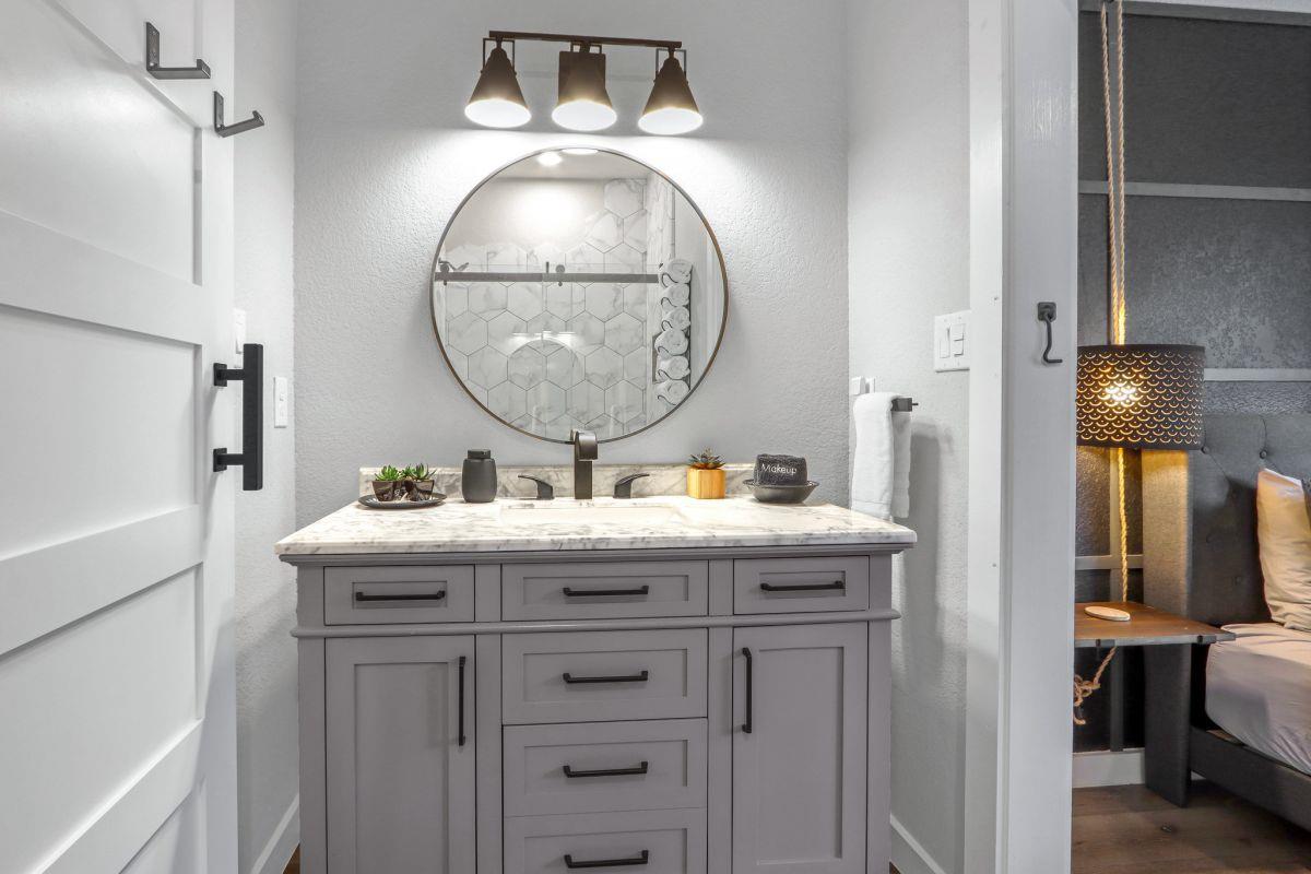 106 Chapparal CIR photo 21