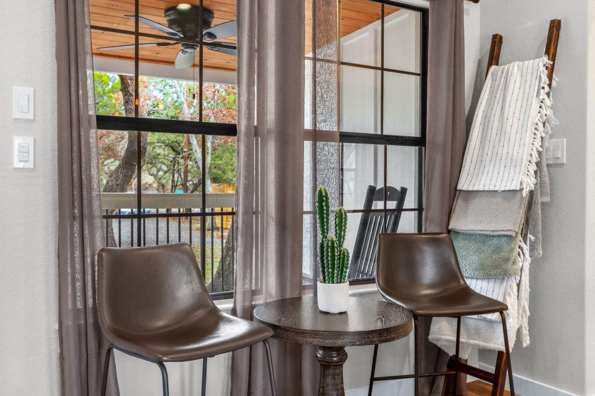 106 Chapparal CIR photo 5