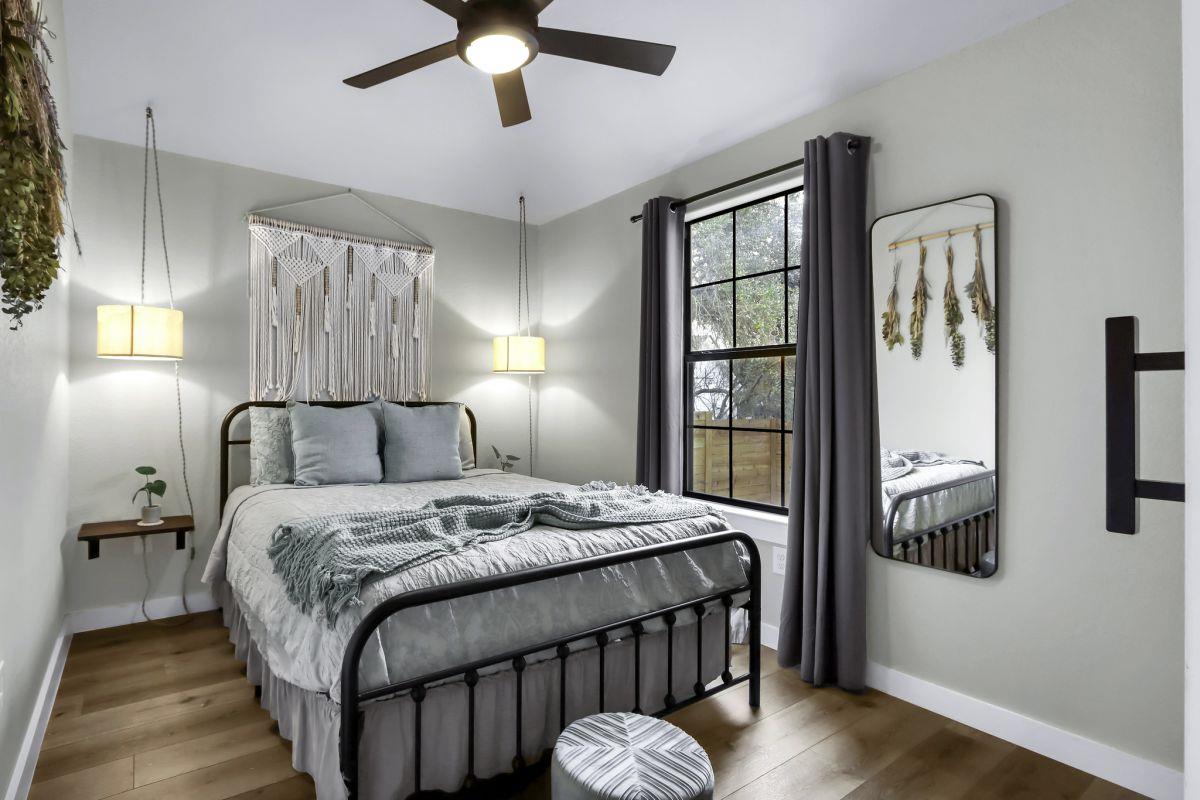 106 Chapparal CIR photo 22