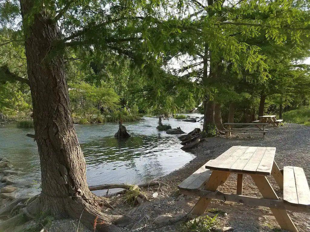 106 Chapparal CIR photo 34