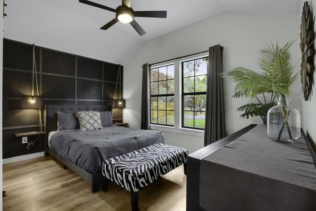 106 Chapparal CIR photo 17