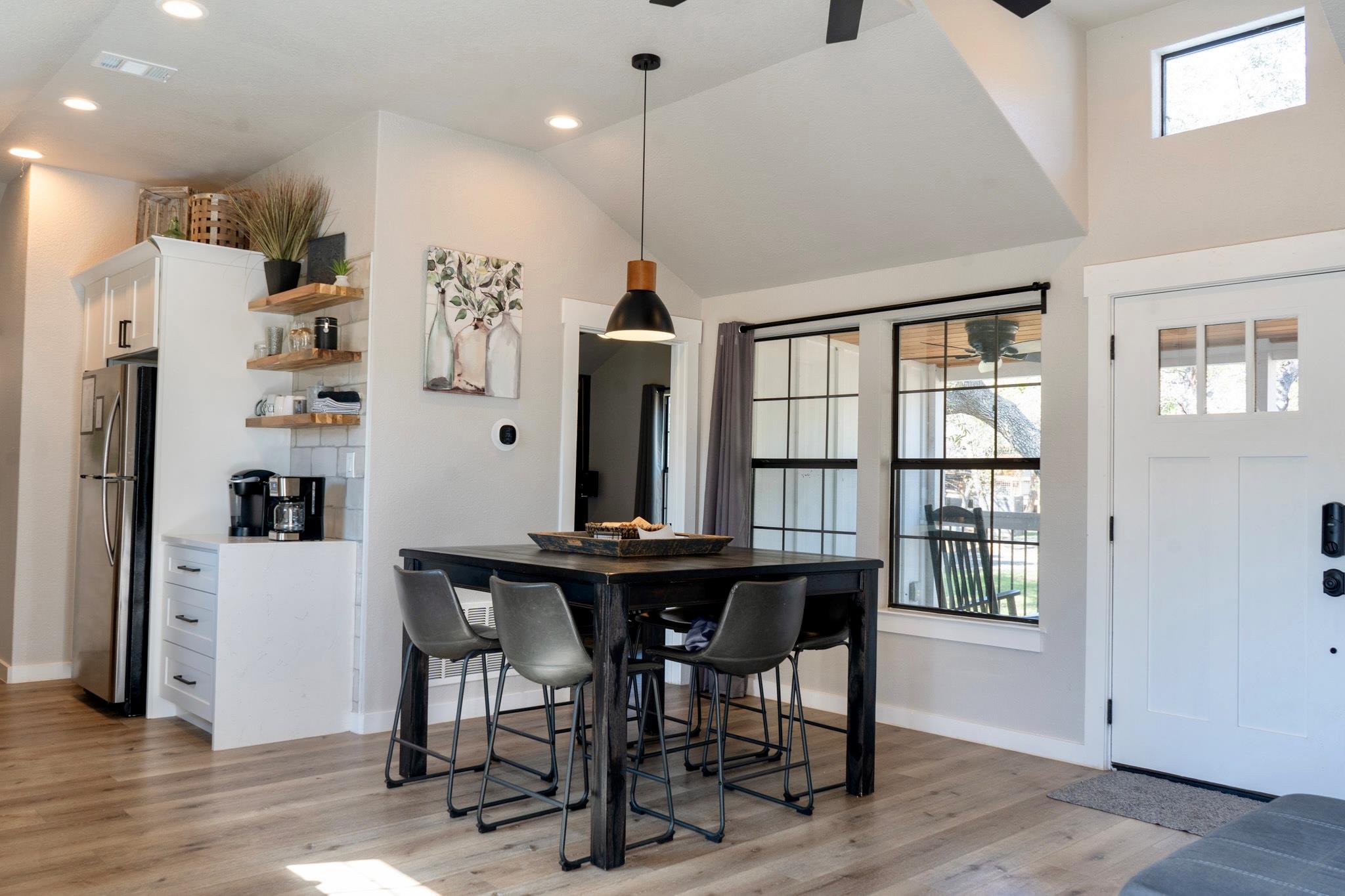 106 Chapparal CIR photo 8