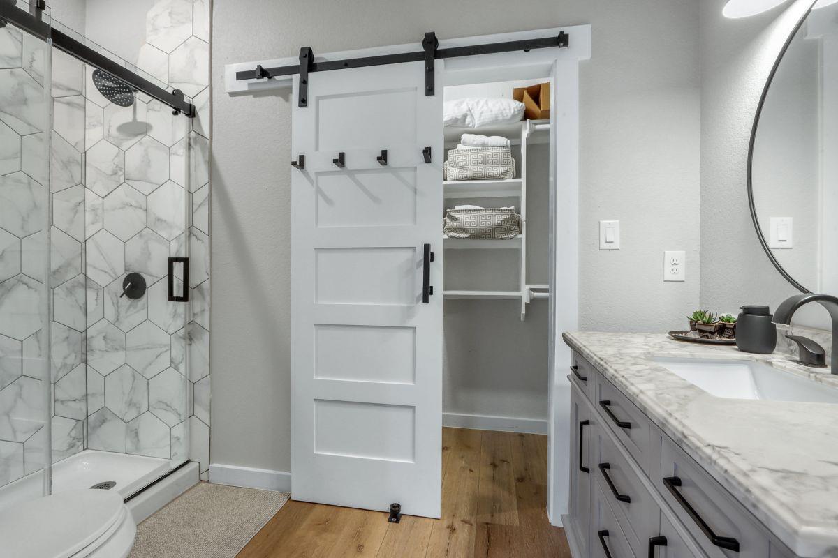 106 Chapparal CIR photo 19