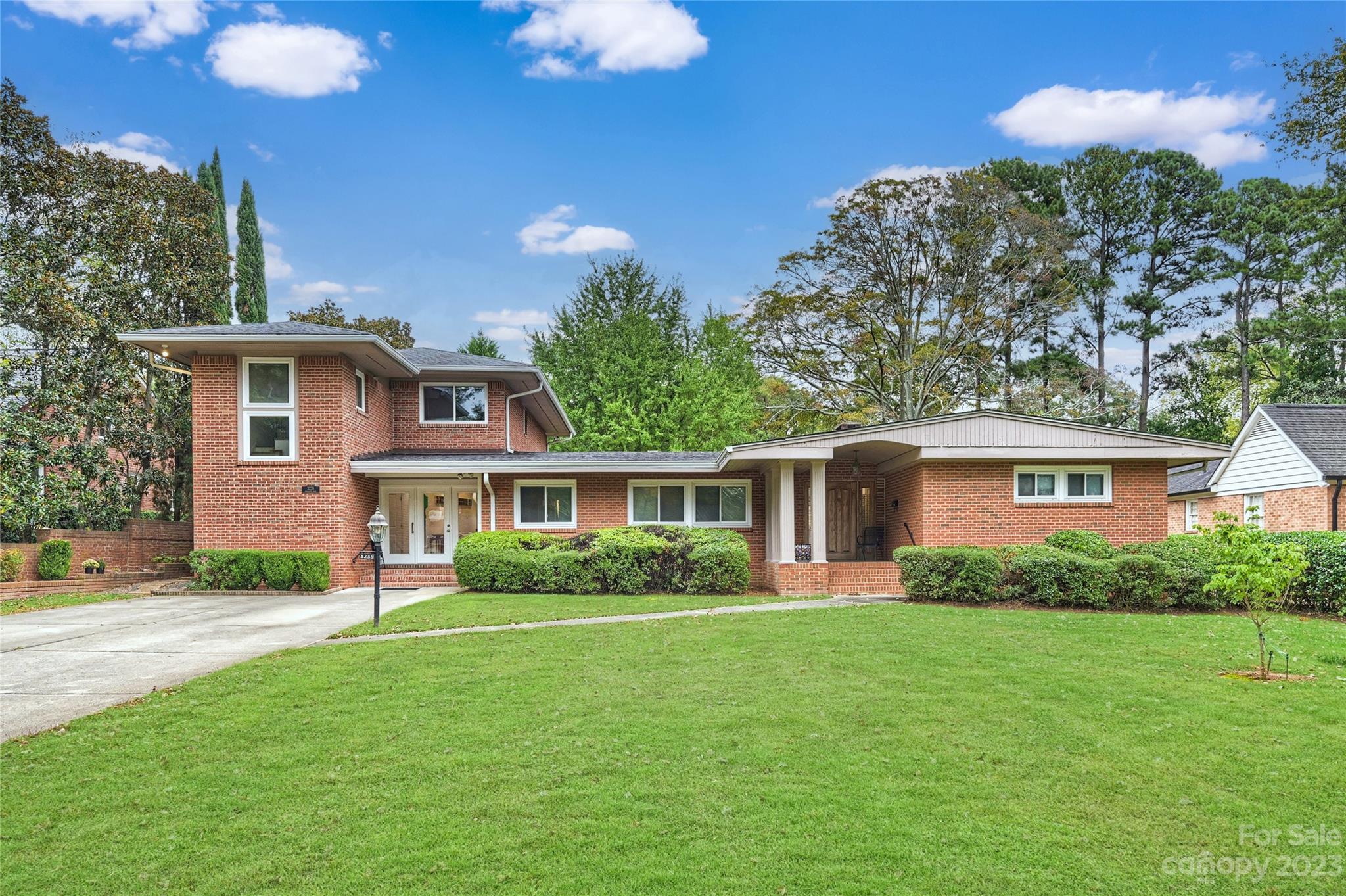 3239 Foxcroft Road Charlotte, North Carolina, United States Home For Sale