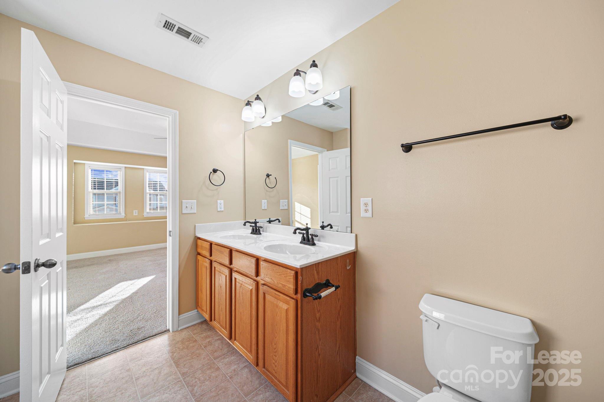 6223 Woodland Commons Drive, Charlotte, NC, 28269