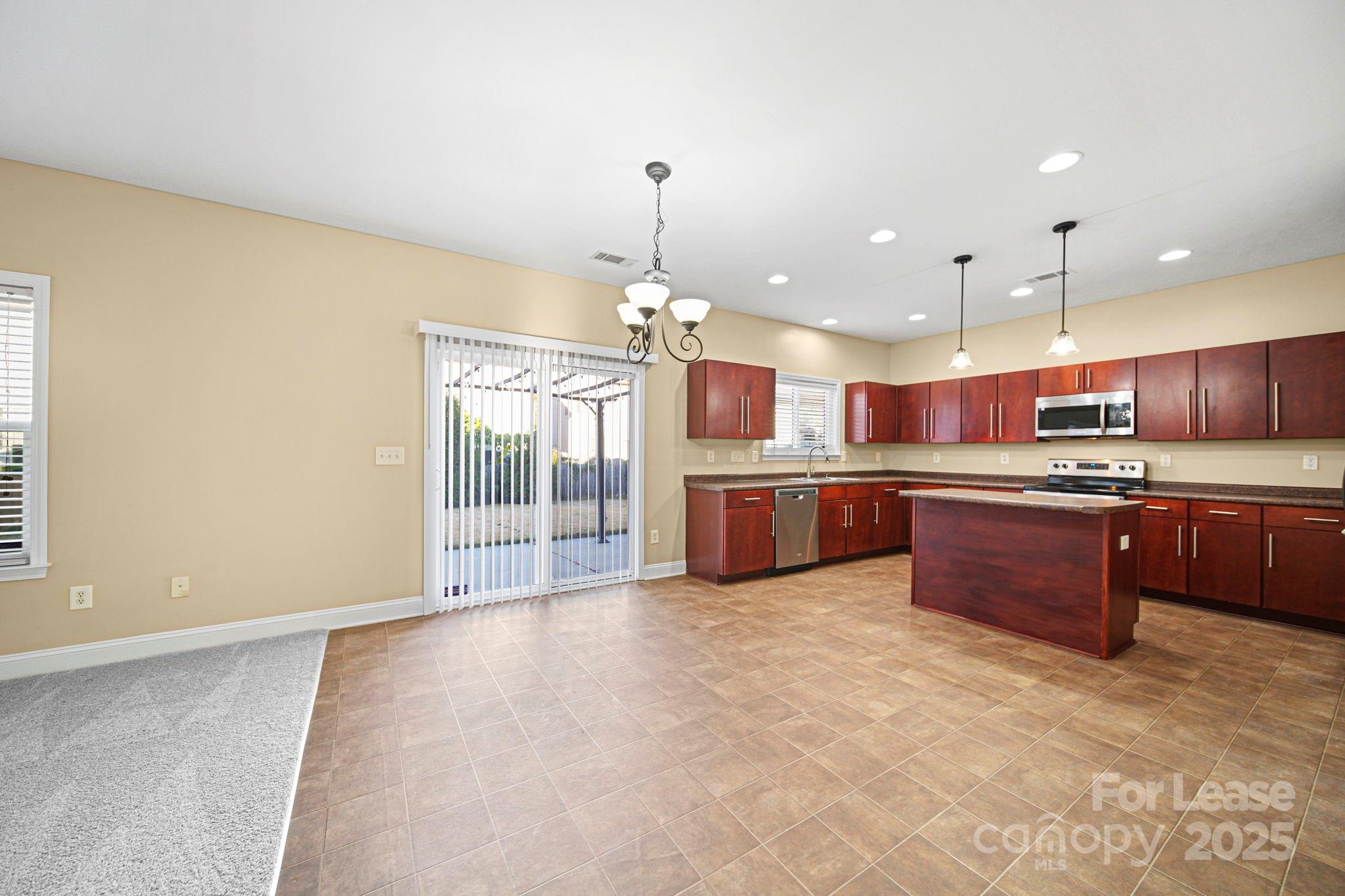 6223 Woodland Commons Drive, Charlotte, NC, 28269