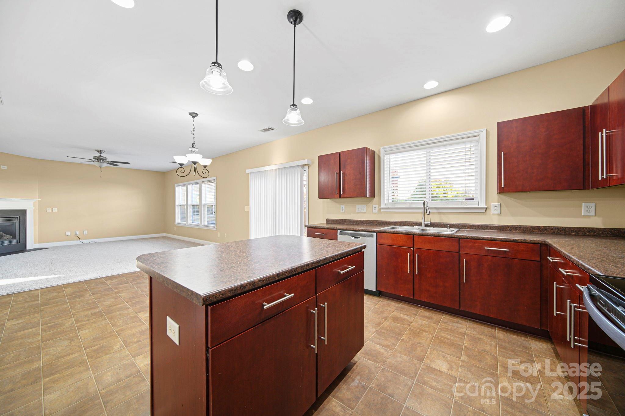 6223 Woodland Commons Drive, Charlotte, NC, 28269