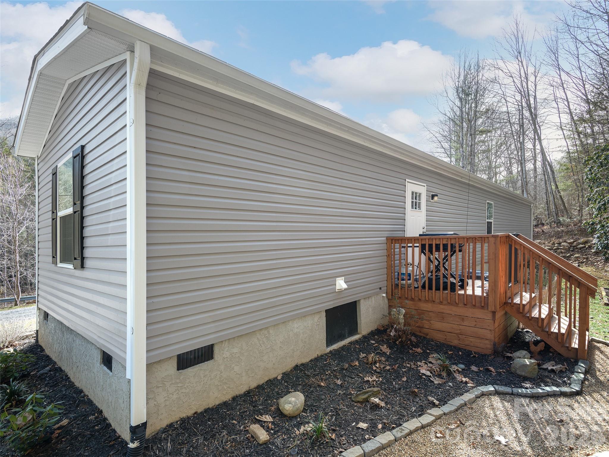 14400 Cruso Rd, Canton, NC 28716
