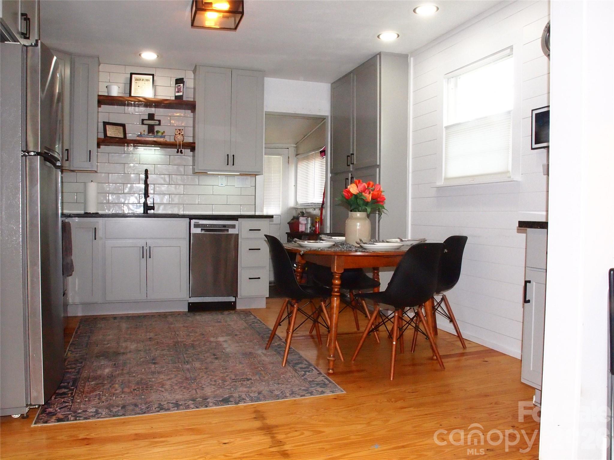 MLS #CAR4360518 image #3