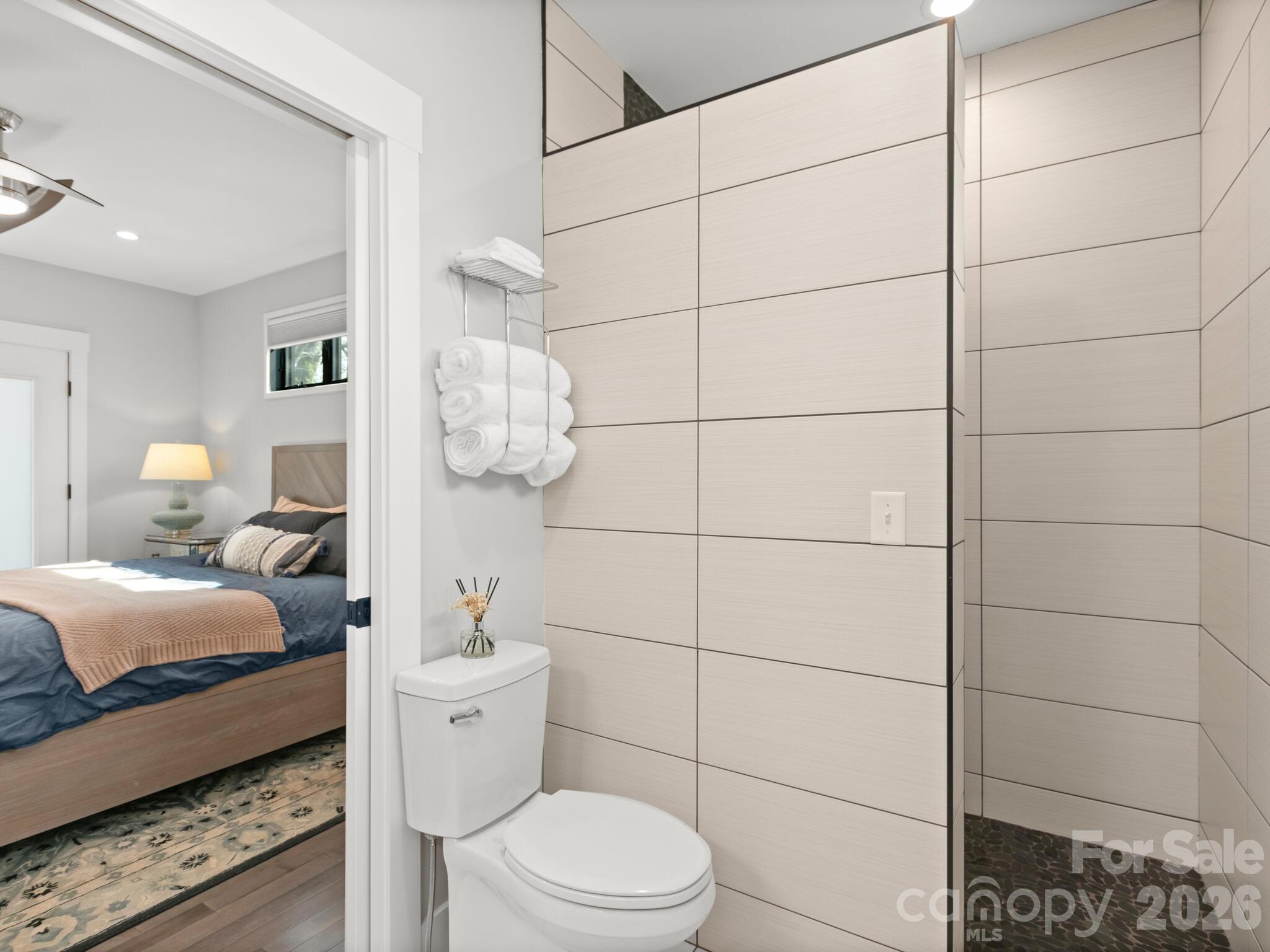 MLS #CAR4365542 image #16