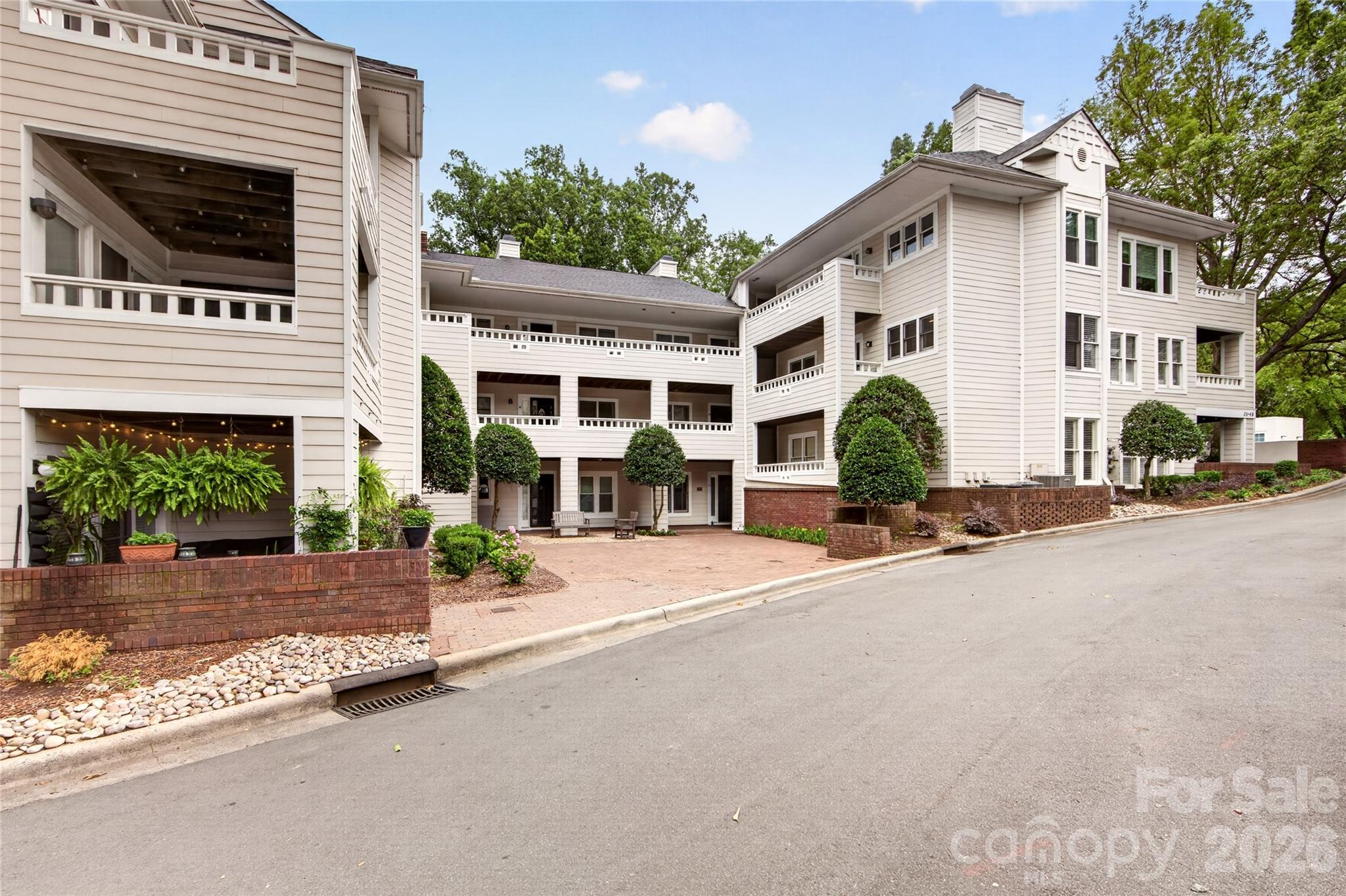 2715-selwyn-ave-26-charlotte-nc-28209/hzid_3337cc10