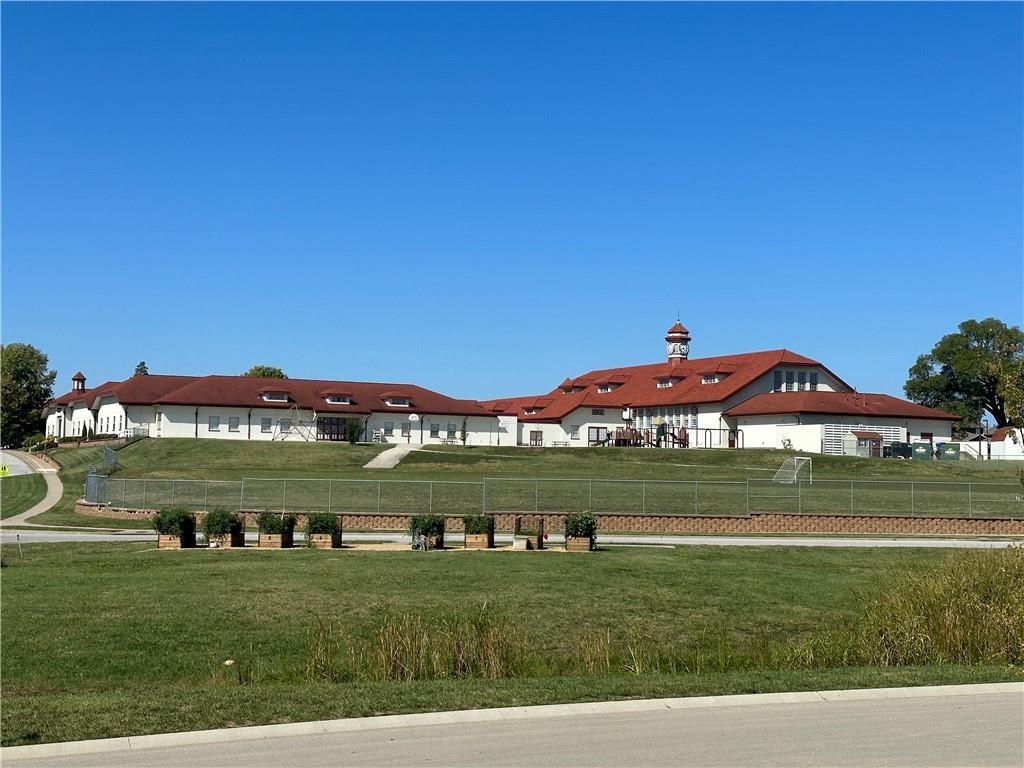 3262 Pergola Park Dr, Lee's Summit, MO 64081