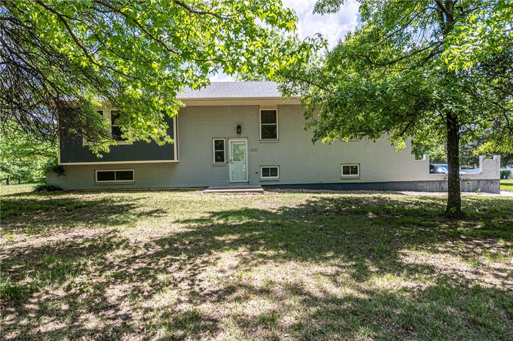 537 State Route 13 Hw, Warrensburg, MO 64093