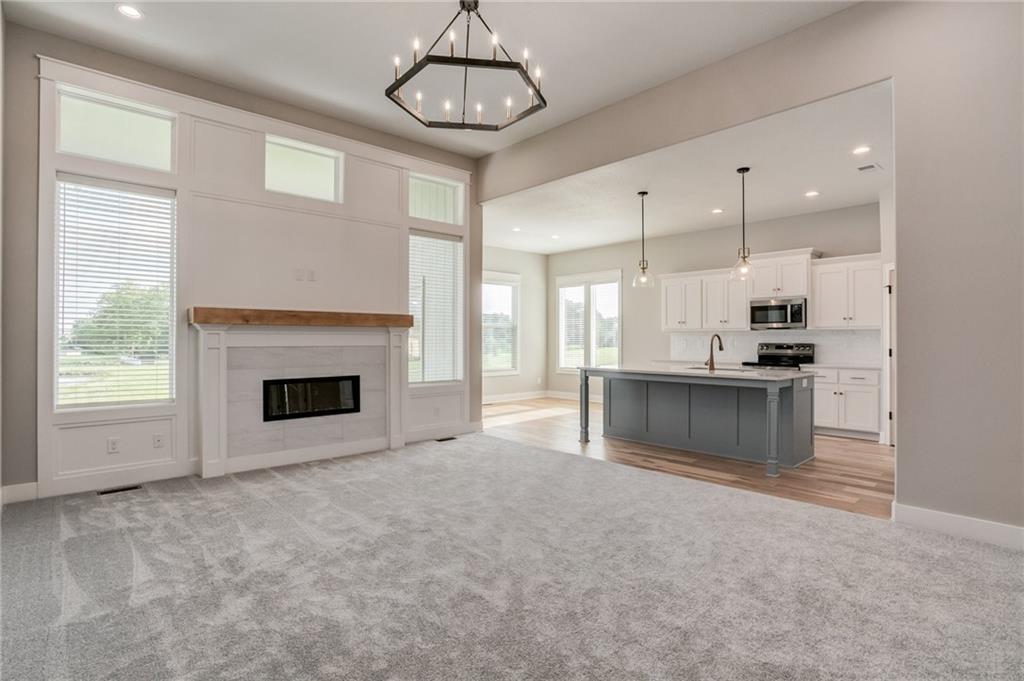 18722 169th Ter, Olathe, KS 66062