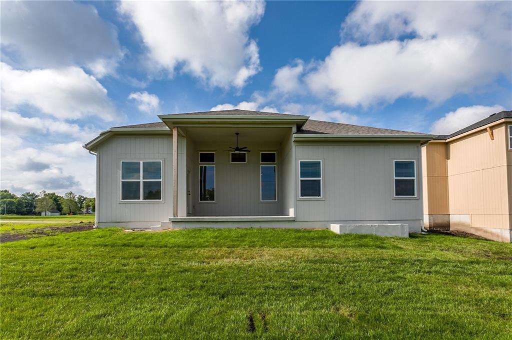 18722 169th Ter, Olathe, KS 66062