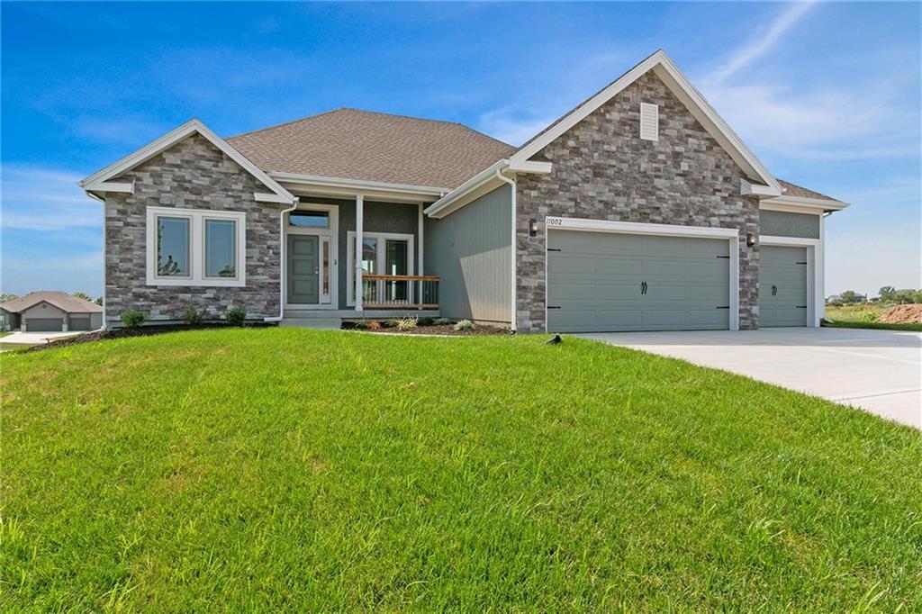 3720 90th St, Kansas City, MO 64156