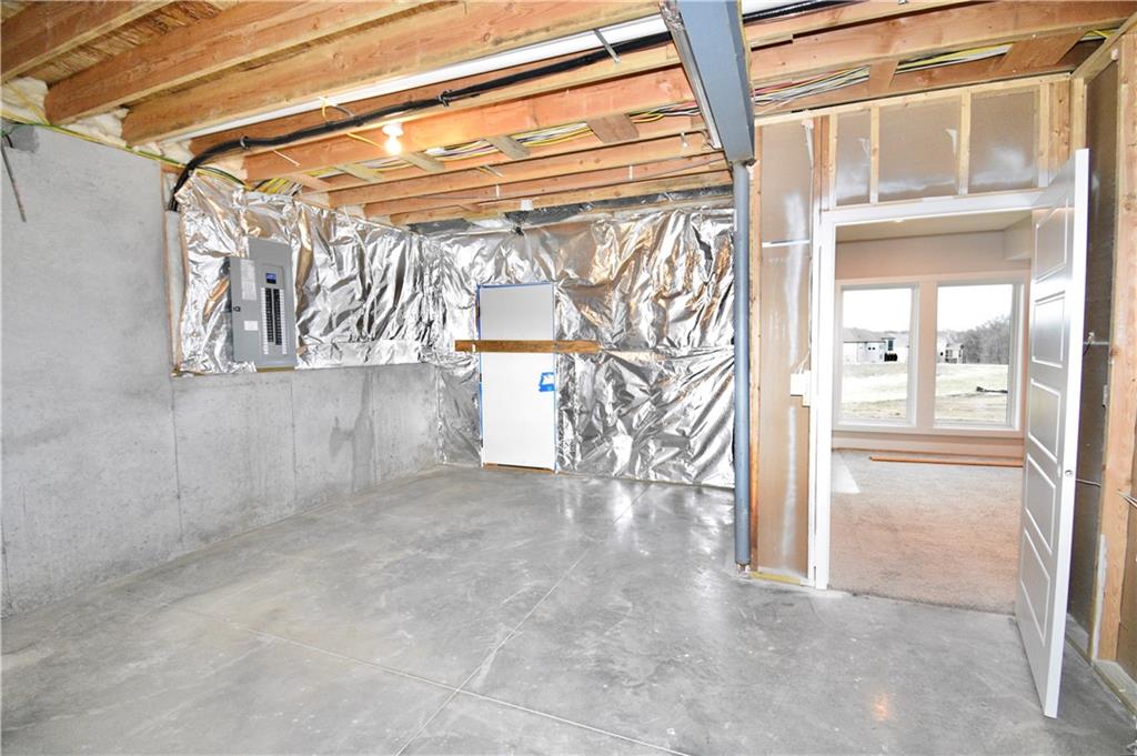 8312 76th Ter, Kansas City, MO 64158