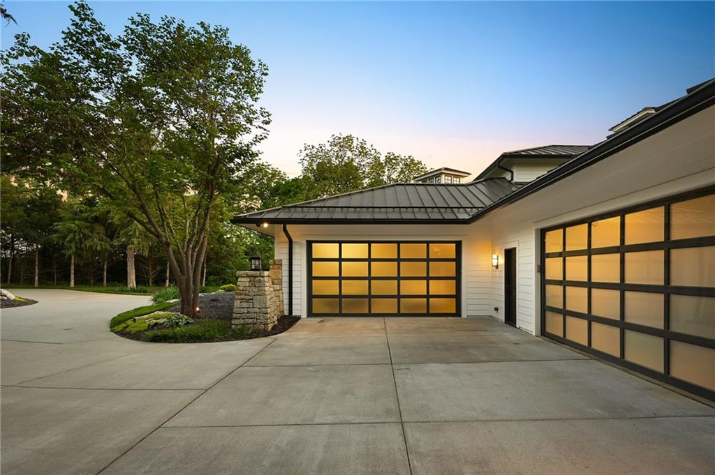 10625 192nd Pl, Overland Park, KS 66083