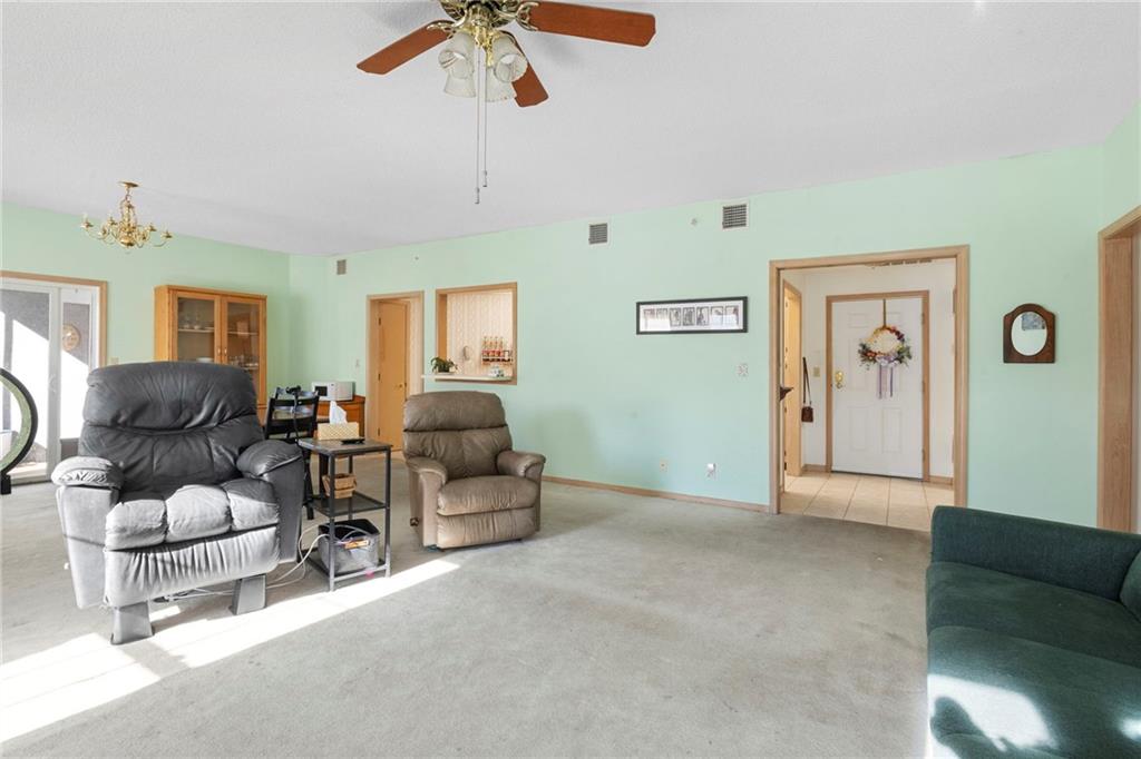 17800 Bolger Rd #101, Independence, MO 64055