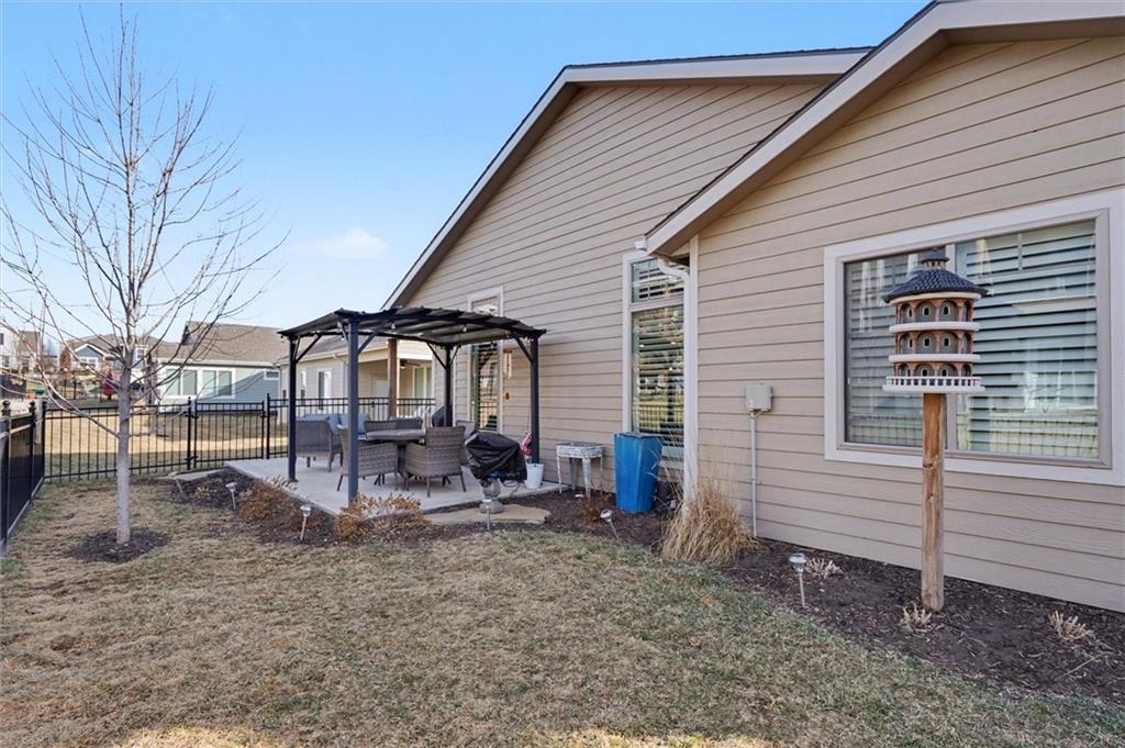 415 Daylily Dr, Lawrence, KS 66049