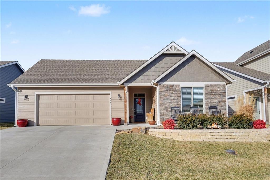415 Daylily Dr, Lawrence, KS 66049