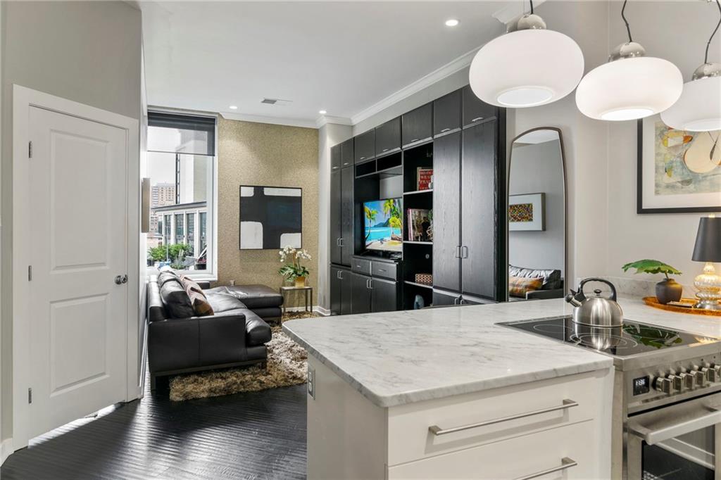 4545-wornall-rd-4-kansas-city-mo-64111/hzid_4cdd6f78