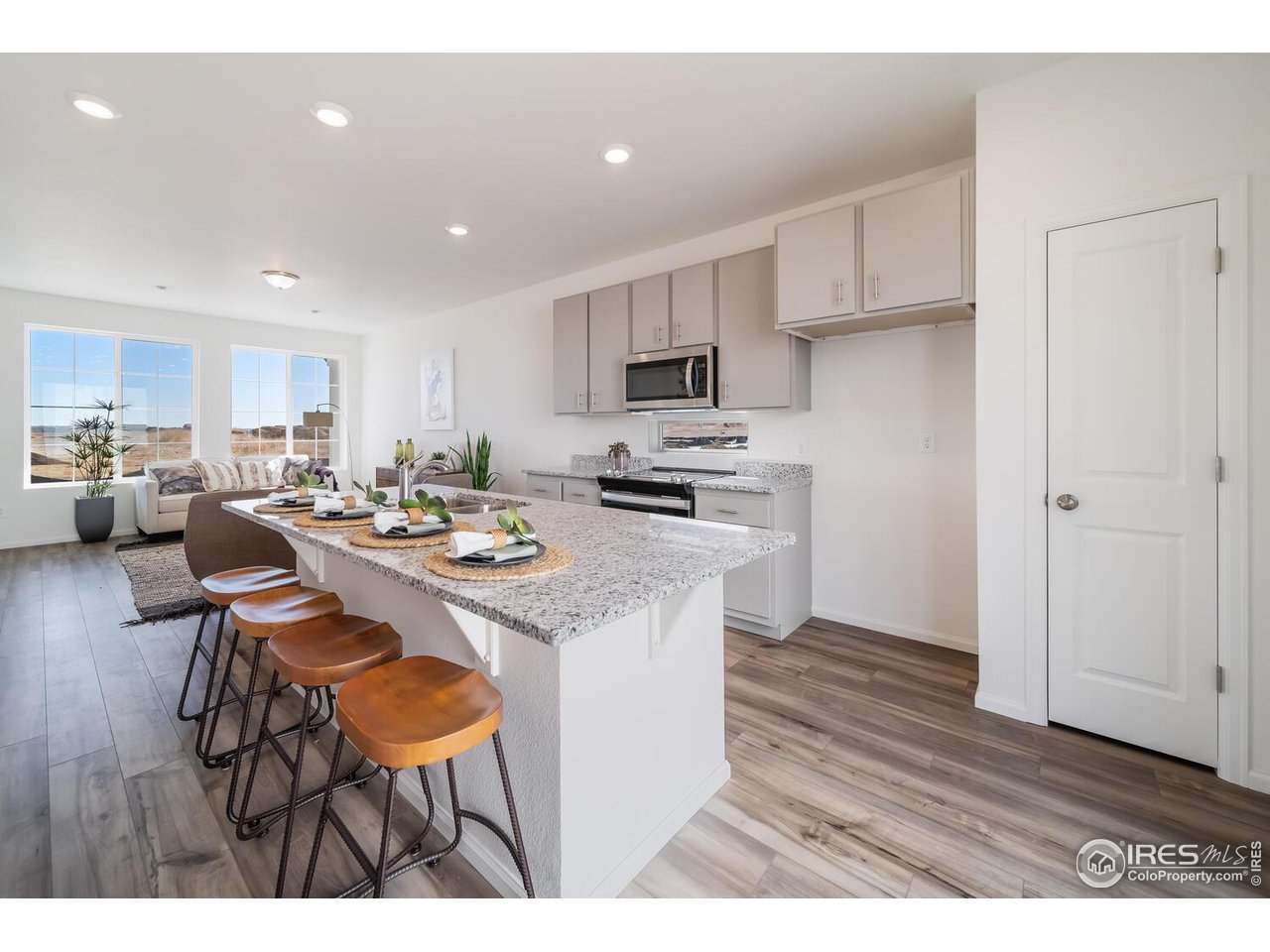 3433 Barkwood Dr