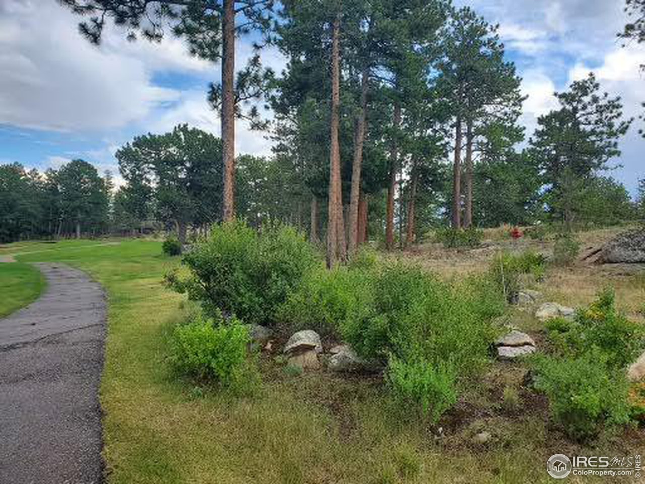 1532 Fox Acres Dr W
