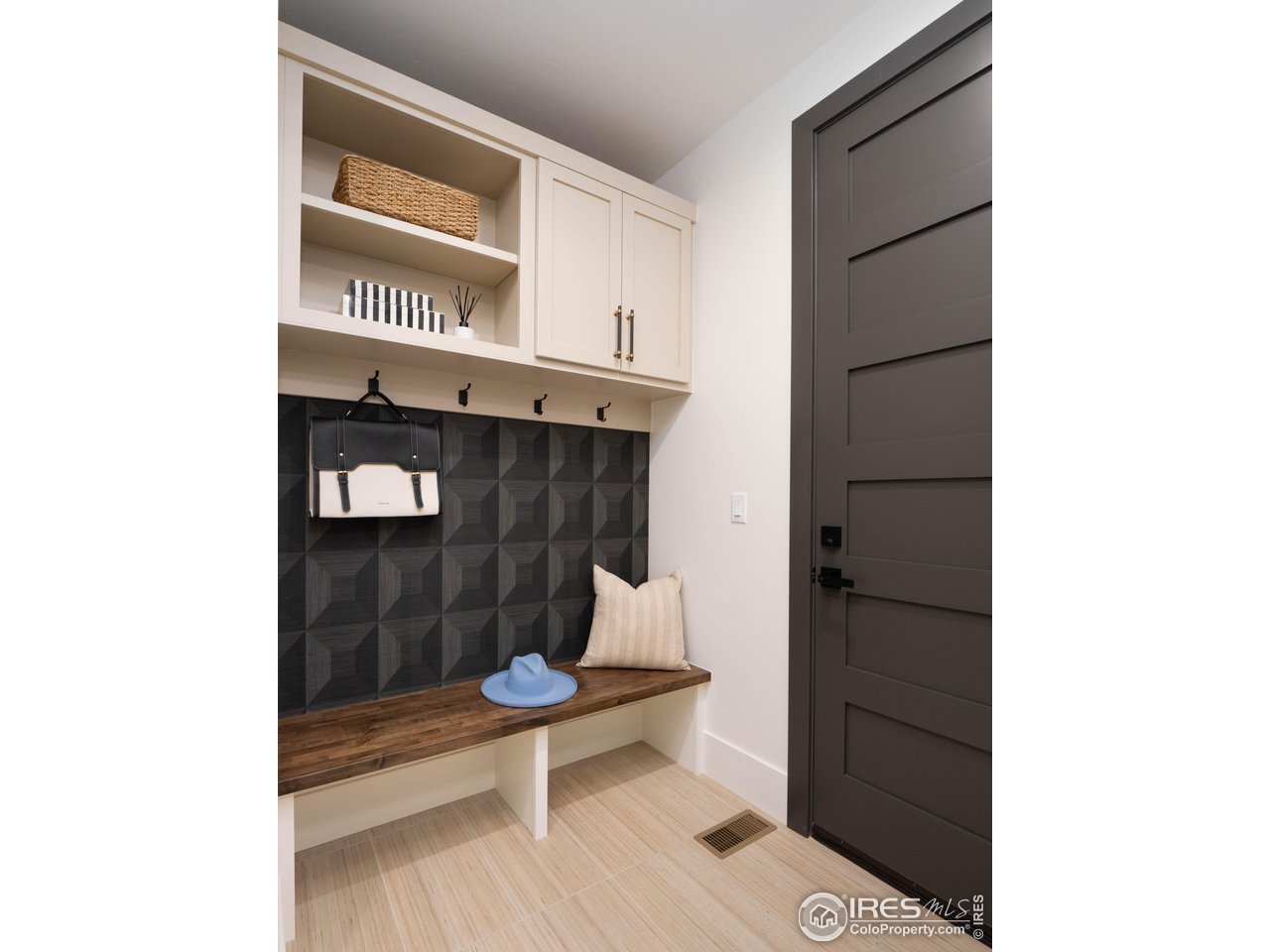 2550 Branding Iron Dr