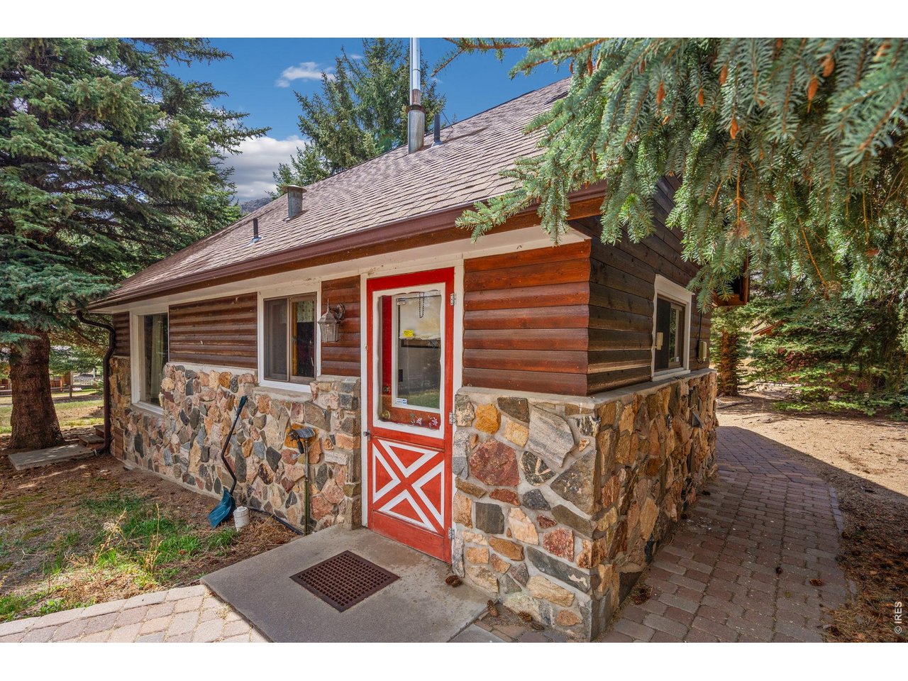 110 Meadow Ln